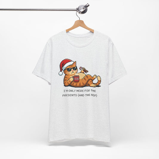 Grumpy Cat Christmas T-Shirt: Funny Holiday Tee