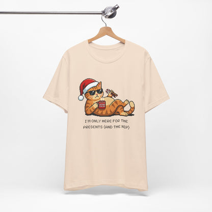 Grumpy Cat Christmas T-Shirt: Funny Holiday Tee