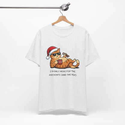 Grumpy Cat Christmas T-Shirt: Funny Holiday Tee