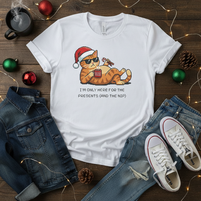 Grumpy Cat Christmas T-Shirt: Funny Holiday Tee