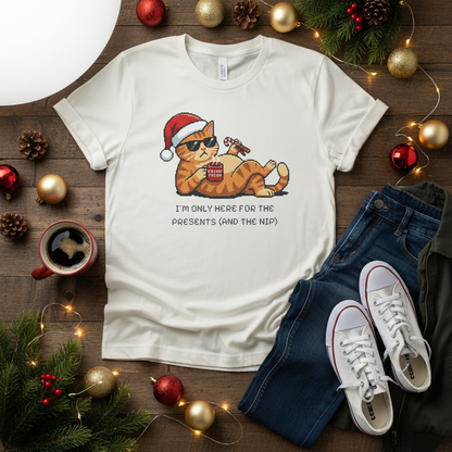 Grumpy Cat Christmas T-Shirt: Funny Holiday Tee